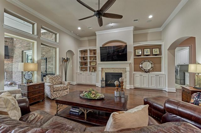 102 Sunridge Court, Montgomery, TX 77316