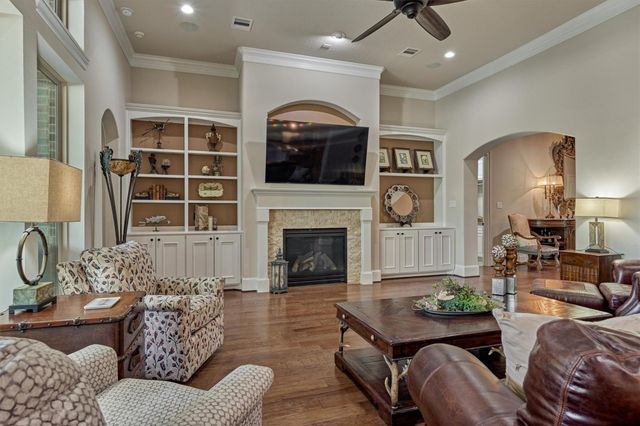 102 Sunridge Court, Montgomery, TX 77316