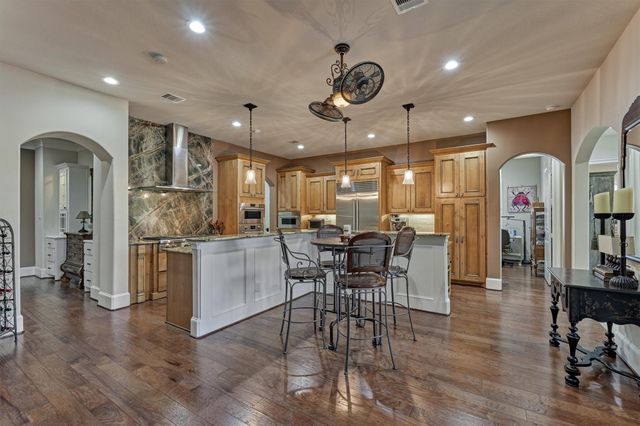 102 Sunridge Court, Montgomery, TX 77316