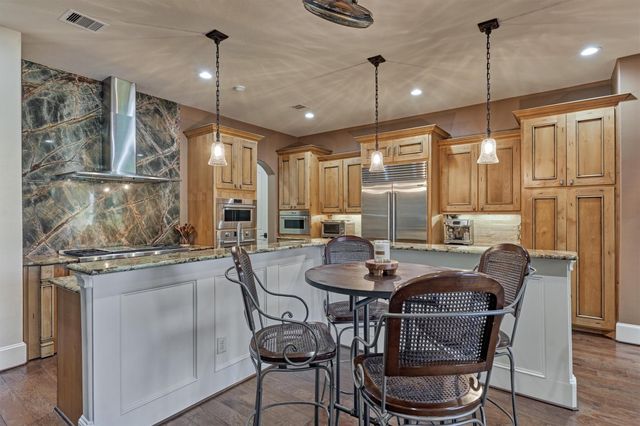 102 Sunridge Court, Montgomery, TX 77316