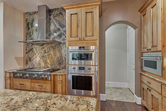 102 Sunridge Court, Montgomery, TX 77316