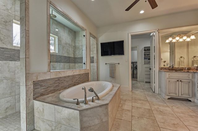 102 Sunridge Court, Montgomery, TX 77316