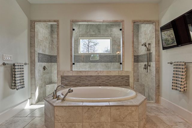 102 Sunridge Court, Montgomery, TX 77316