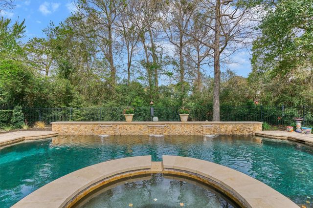 102 Sunridge Court, Montgomery, TX 77316