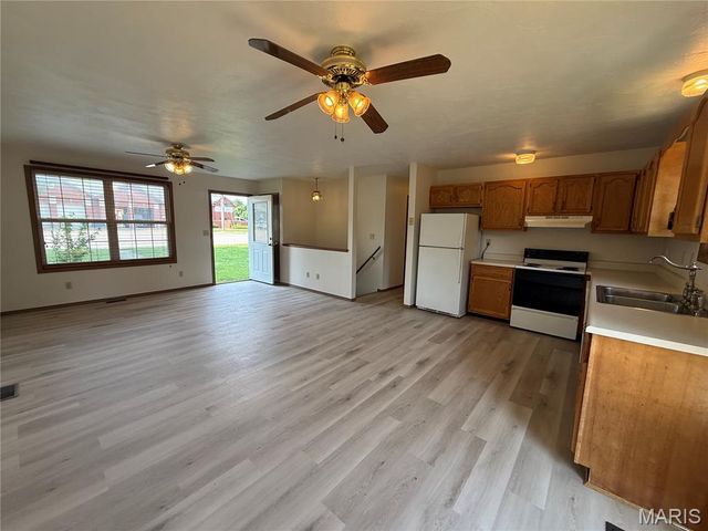 3209 College Avenue, Alton, IL 62002