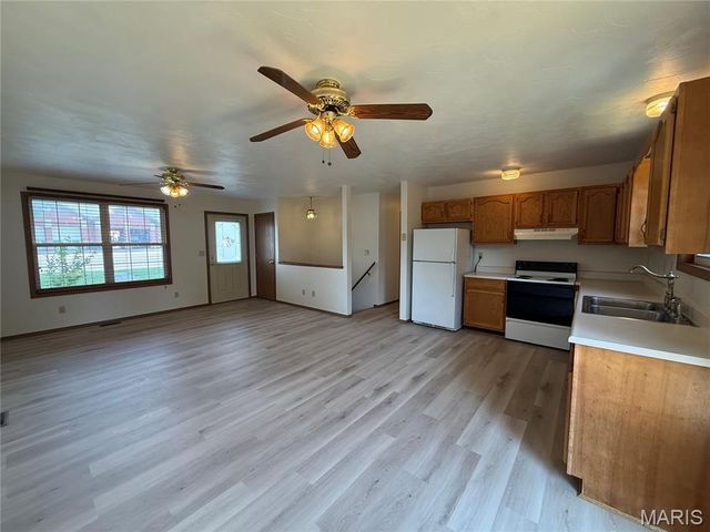 3209 College Avenue, Alton, IL 62002