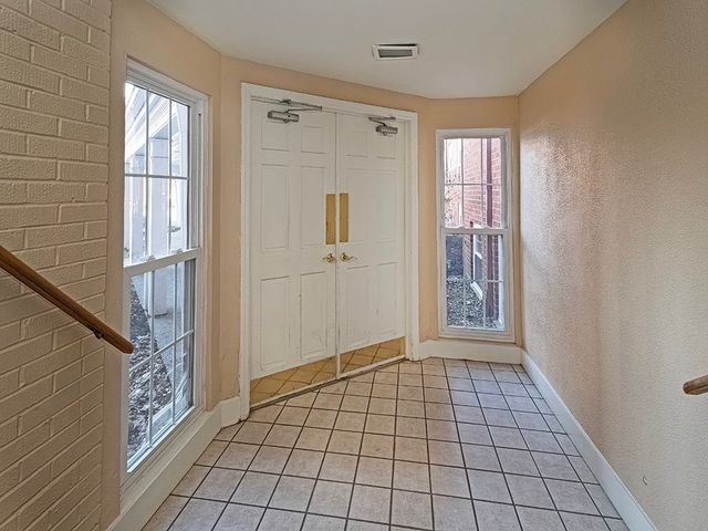 5900 Babcock Blvd 77, Ross Twp, PA 15237