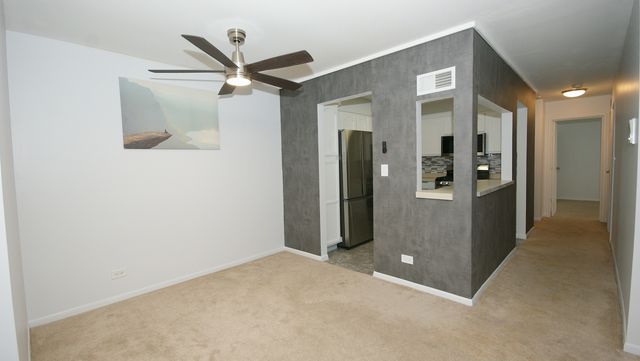 521 73rd Street 105, Downers Grove, IL 60516