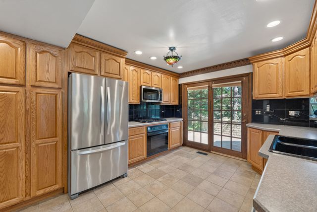 4511 Hanover Drive, Crystal Lake, IL 60012