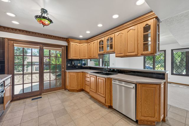4511 Hanover Drive, Crystal Lake, IL 60012