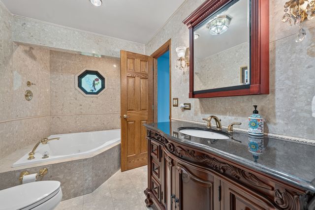 4511 Hanover Drive, Crystal Lake, IL 60012