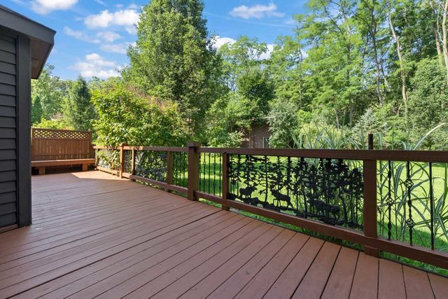 4511 Hanover Drive, Crystal Lake, IL 60012