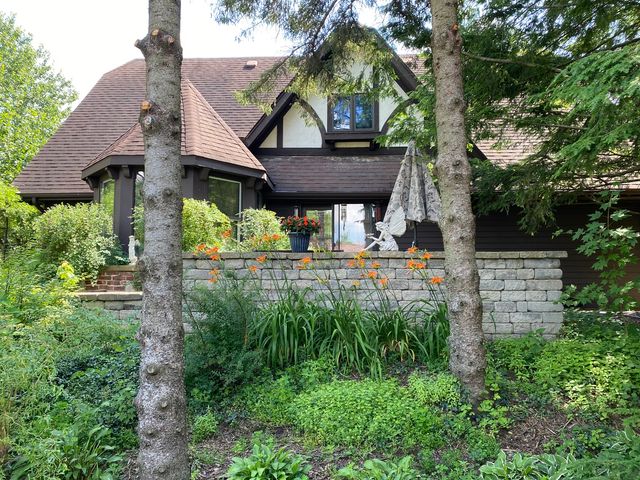 4511 Hanover Drive, Crystal Lake, IL 60012