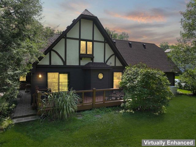 4511 Hanover Drive, Crystal Lake, IL 60012