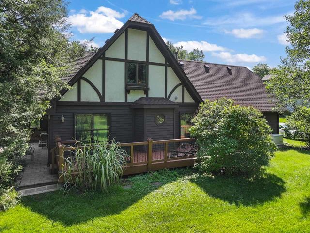 4511 Hanover Drive, Crystal Lake, IL 60012