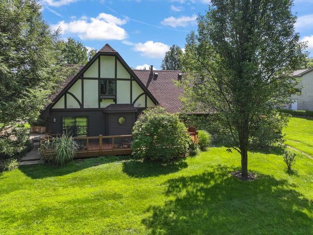 4511 Hanover Drive, Crystal Lake, IL 60012