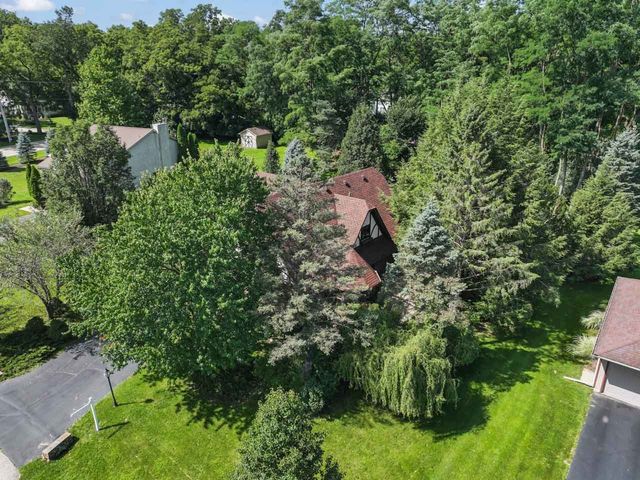 4511 Hanover Drive, Crystal Lake, IL 60012