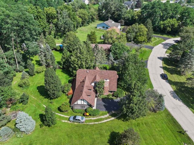 4511 Hanover Drive, Crystal Lake, IL 60012