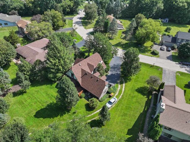 4511 Hanover Drive, Crystal Lake, IL 60012