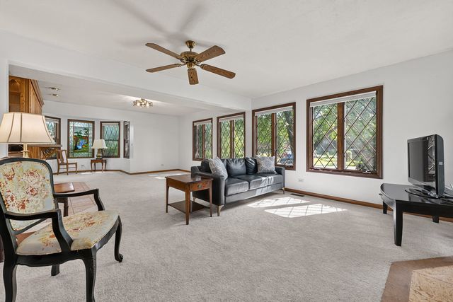 4511 Hanover Drive, Crystal Lake, IL 60012
