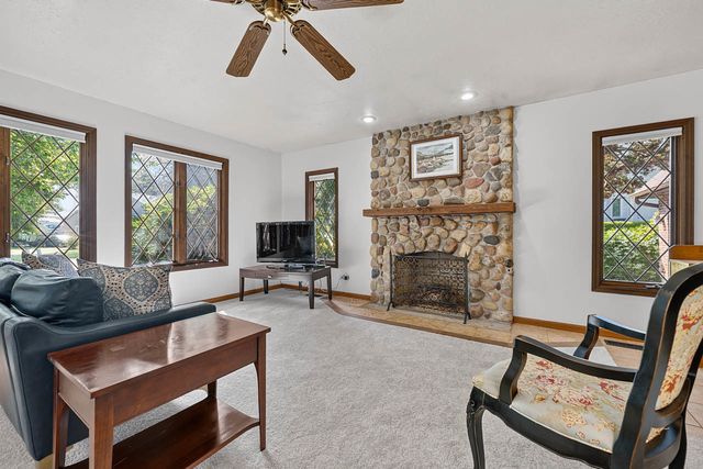 4511 Hanover Drive, Crystal Lake, IL 60012