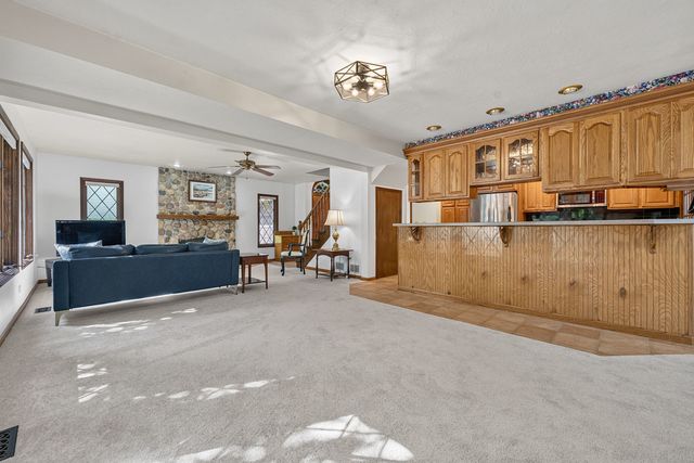 4511 Hanover Drive, Crystal Lake, IL 60012