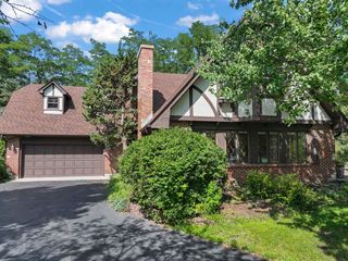 4511 Hanover Drive, Crystal Lake, IL 60012