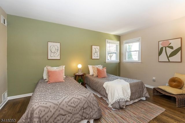 81 Burnett Ave, Maplewood Twp., NJ 07040