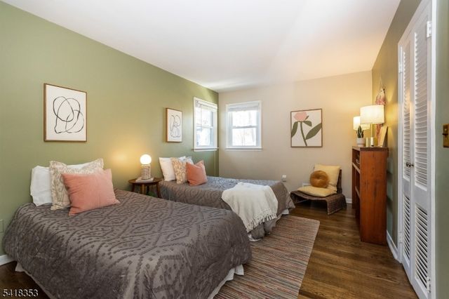 81 Burnett Ave, Maplewood Twp., NJ 07040