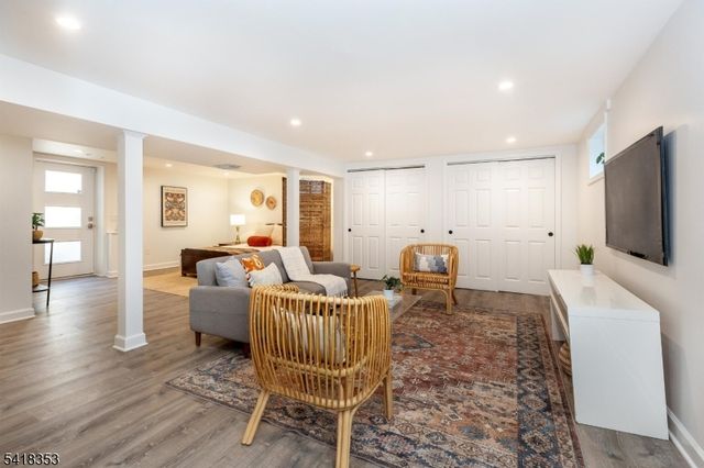 81 Burnett Ave, Maplewood Twp., NJ 07040