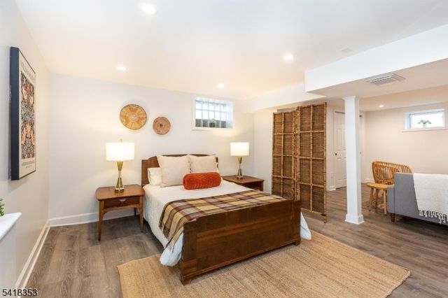 81 Burnett Ave, Maplewood Twp., NJ 07040