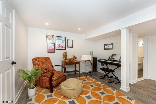 81 Burnett Ave, Maplewood Twp., NJ 07040