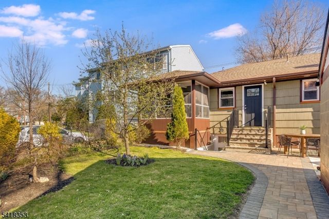 81 Burnett Ave, Maplewood Twp., NJ 07040