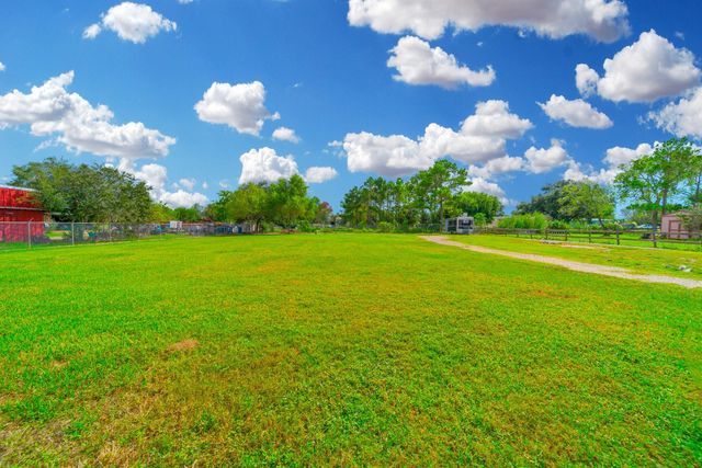 479 County Road 296d, Alvin, TX 77511