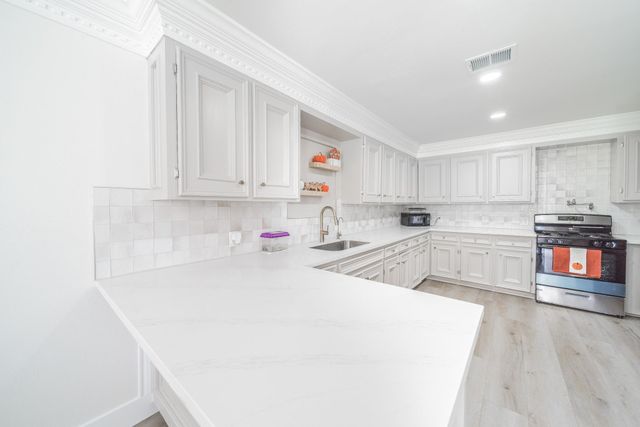 479 County Road 296d, Alvin, TX 77511