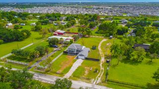479 County Road 296d, Alvin, TX 77511