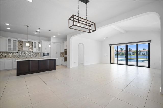 1286 SW 113th Way, Pembroke Pines, FL 33025