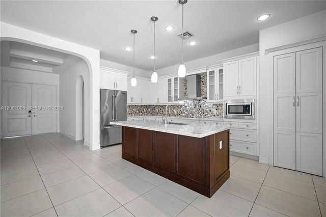 1286 SW 113th Way, Pembroke Pines, FL 33025