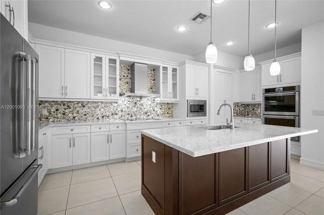 1286 SW 113th Way, Pembroke Pines, FL 33025