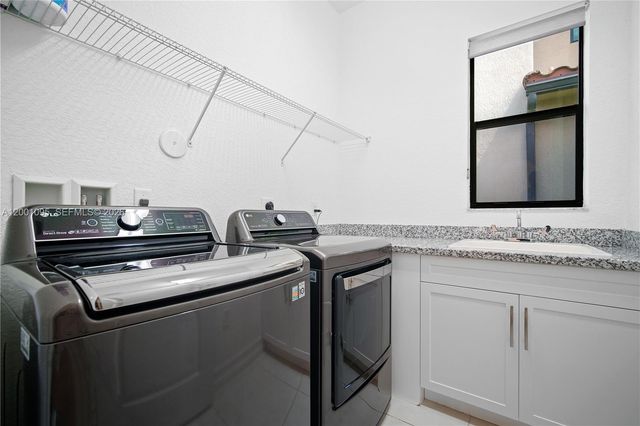 1286 SW 113th Way, Pembroke Pines, FL 33025