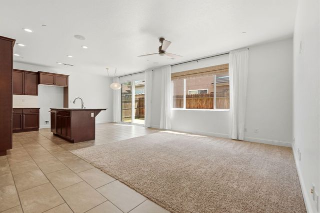 3026 Winslow Street, Visalia, CA 93291