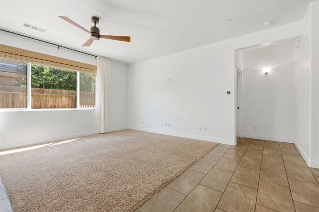 3026 Winslow Street, Visalia, CA 93291