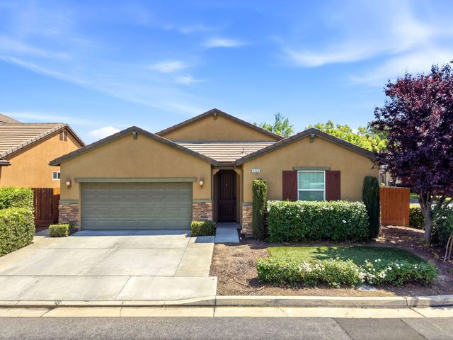 3026 Winslow Street, Visalia, CA 93291