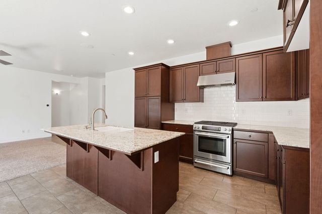 3026 Winslow Street, Visalia, CA 93291