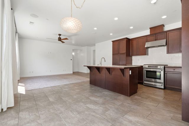 3026 Winslow Street, Visalia, CA 93291