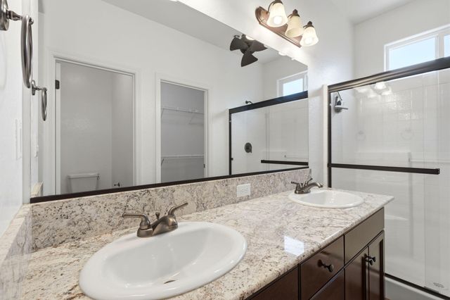 3026 Winslow Street, Visalia, CA 93291