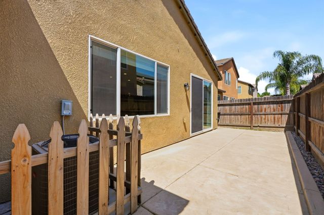 3026 Winslow Street, Visalia, CA 93291