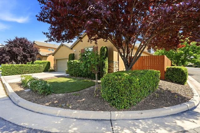 3026 Winslow Street, Visalia, CA 93291