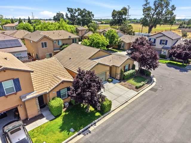 3026 Winslow Street, Visalia, CA 93291