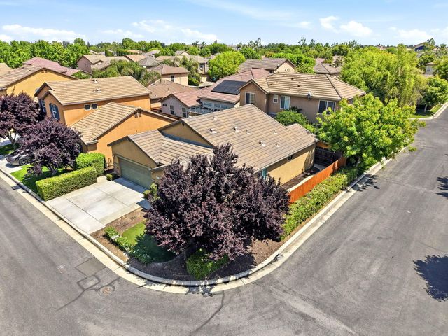 3026 Winslow Street, Visalia, CA 93291